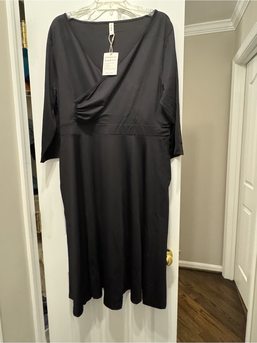Clocor Black V-Neck Midi Dress - Elegant Women's Dress